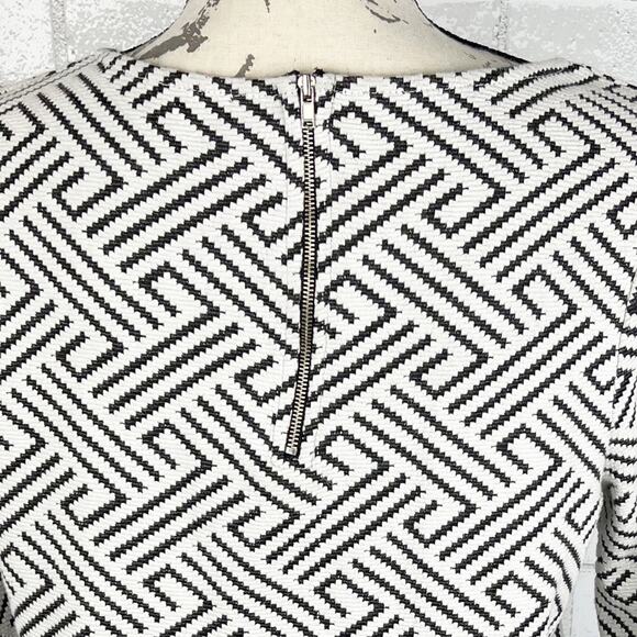 Anthropologie W5 Black & White‎ Long Sleeve Top with Zipper Back Size Small - Picture 7 of 7